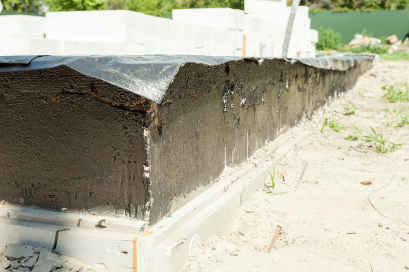Погана гідроізоляція фундамента Погана гідроізоляція фундамента