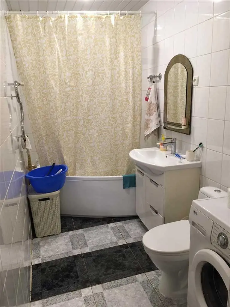 У продажу будинок в районі стадіону Ворскла