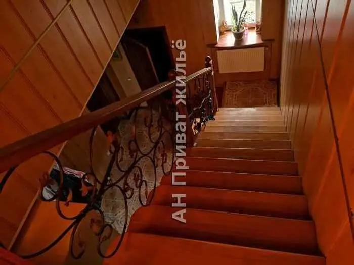 Великий будинок в передмісті Полтави