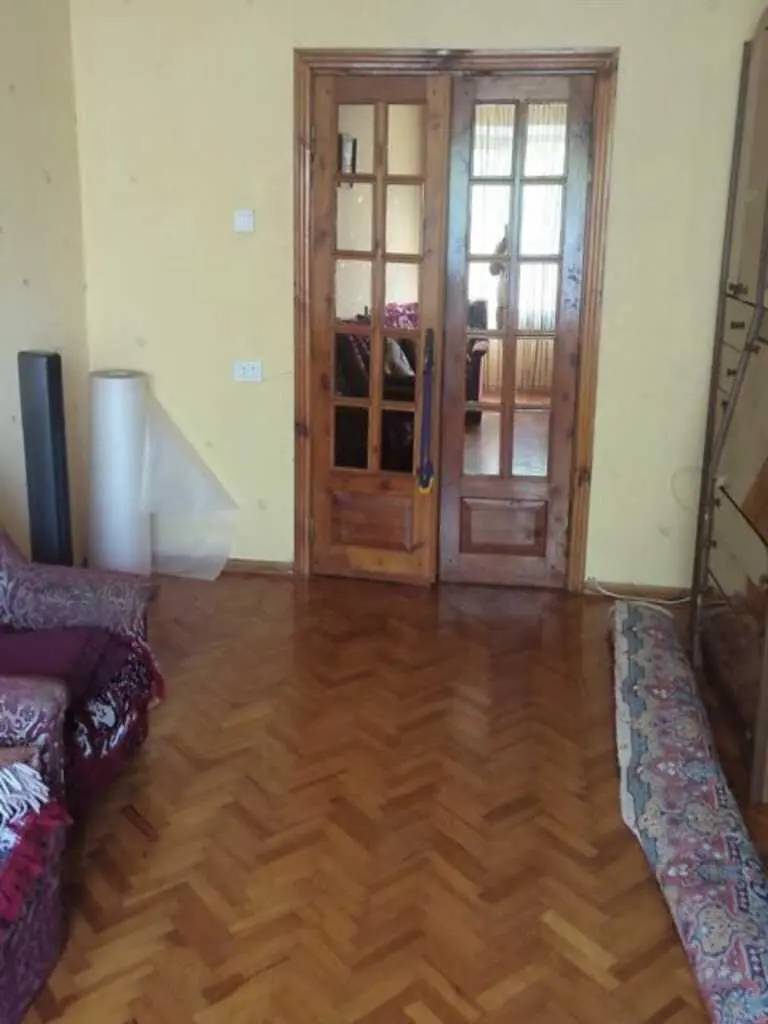 Продаж 3 кімнатної квартири на м-н Левада
