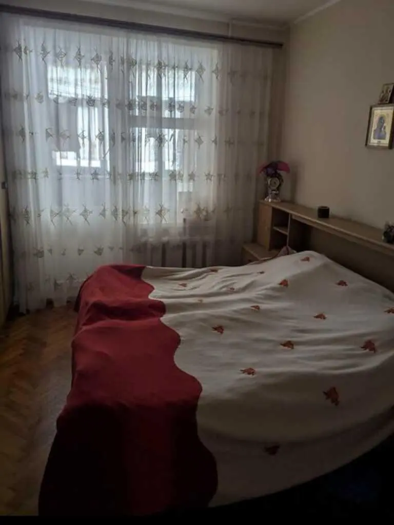 Продаж 3 кімнатної квартири на м-н Левада
