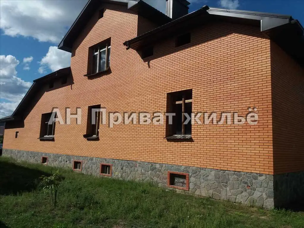 Сучасний будинок в Горбанівці 