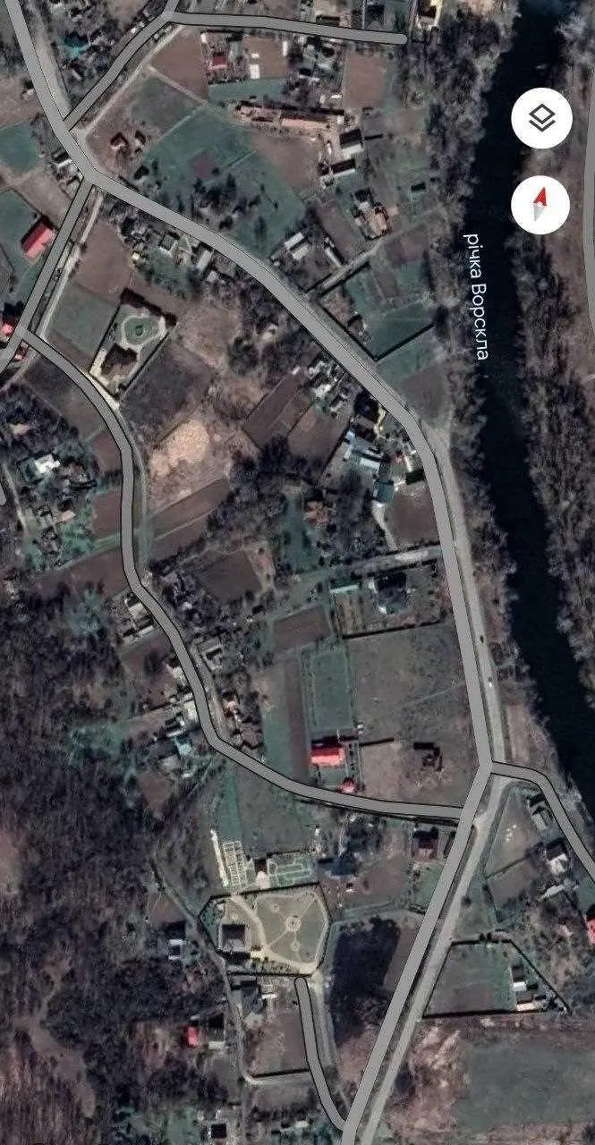 Ділянка поряд з елітними будинками! 