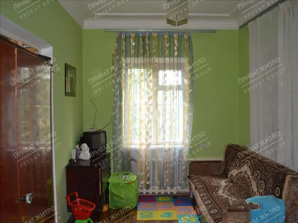 Продаж великого  будинку в місті