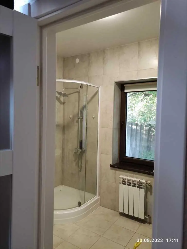 Новий цегляний будинок у Кротенках