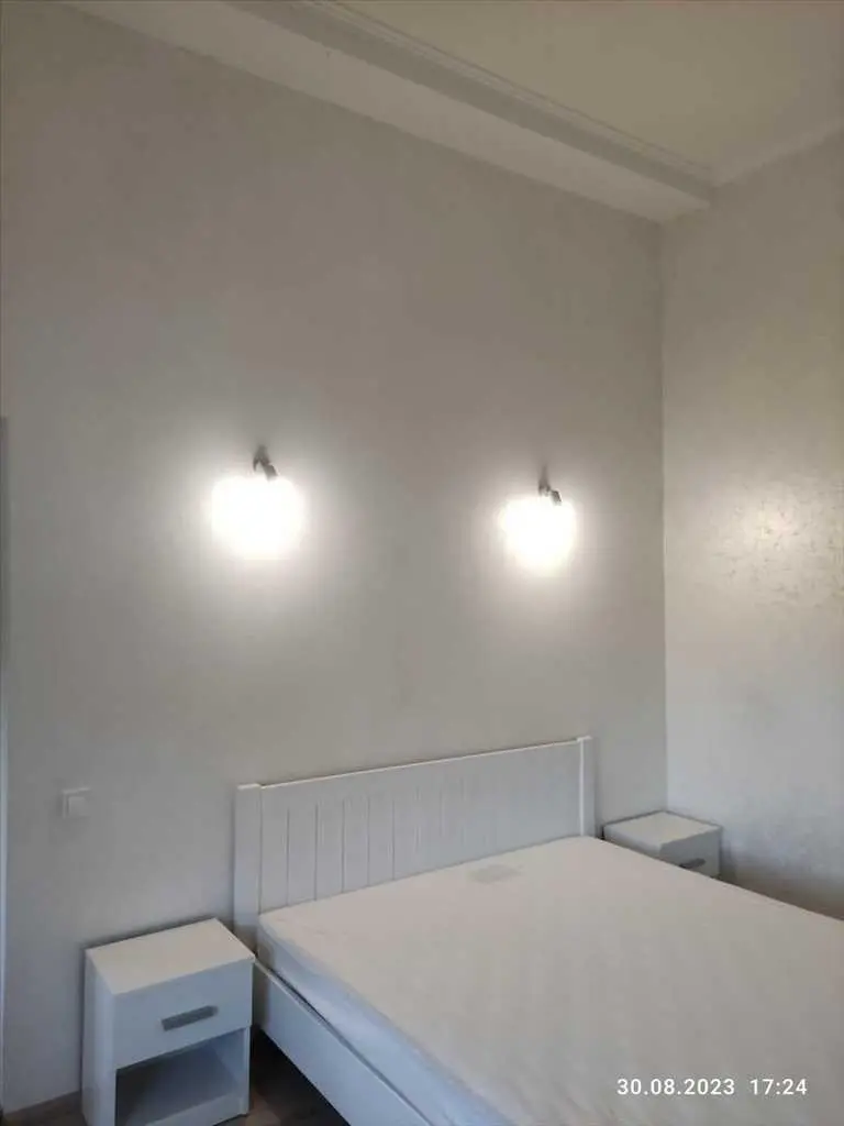 Новий цегляний будинок у Кротенках