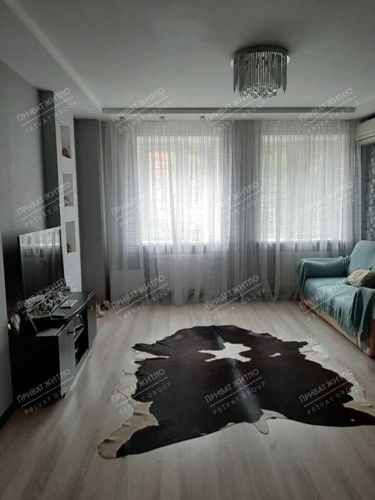 Розкішна трикімнатна квартира в новому цегляному будинку. 