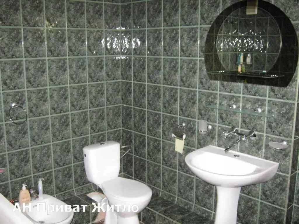 Будинок для великої сім`ї, Червоний Шлях