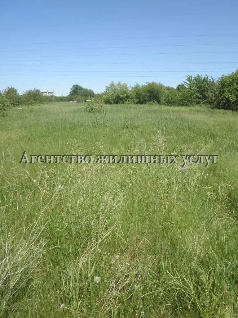 Рівна земельна ділянка під забудову