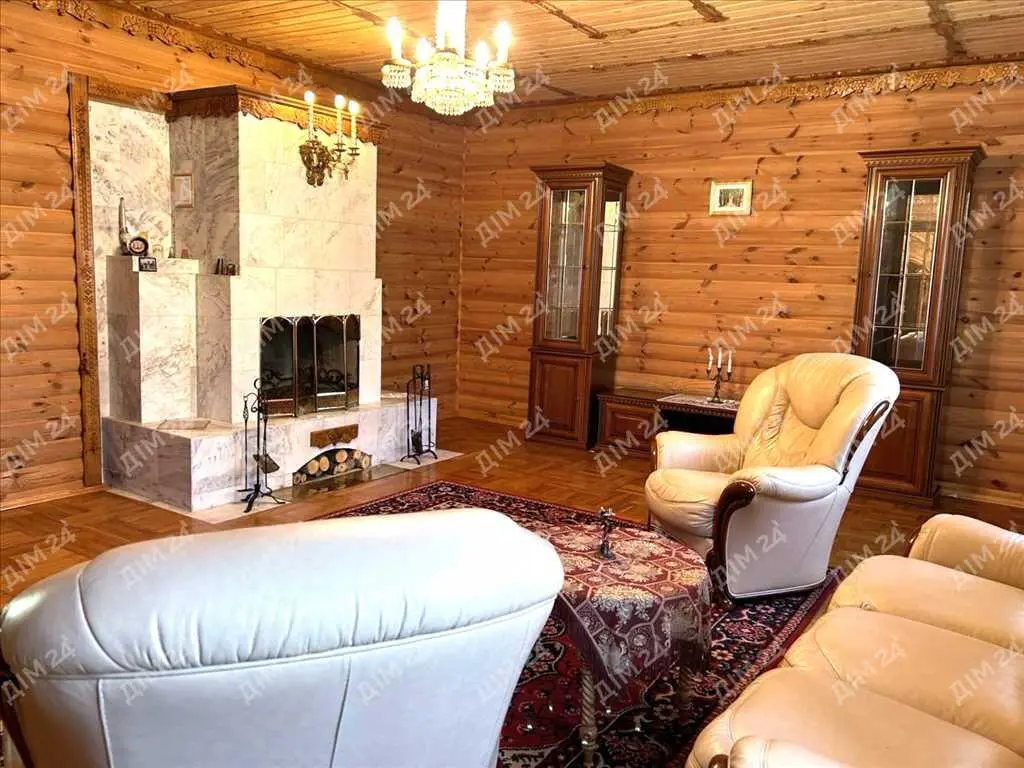  Три будинки на одній ділянці з виходом до річки!