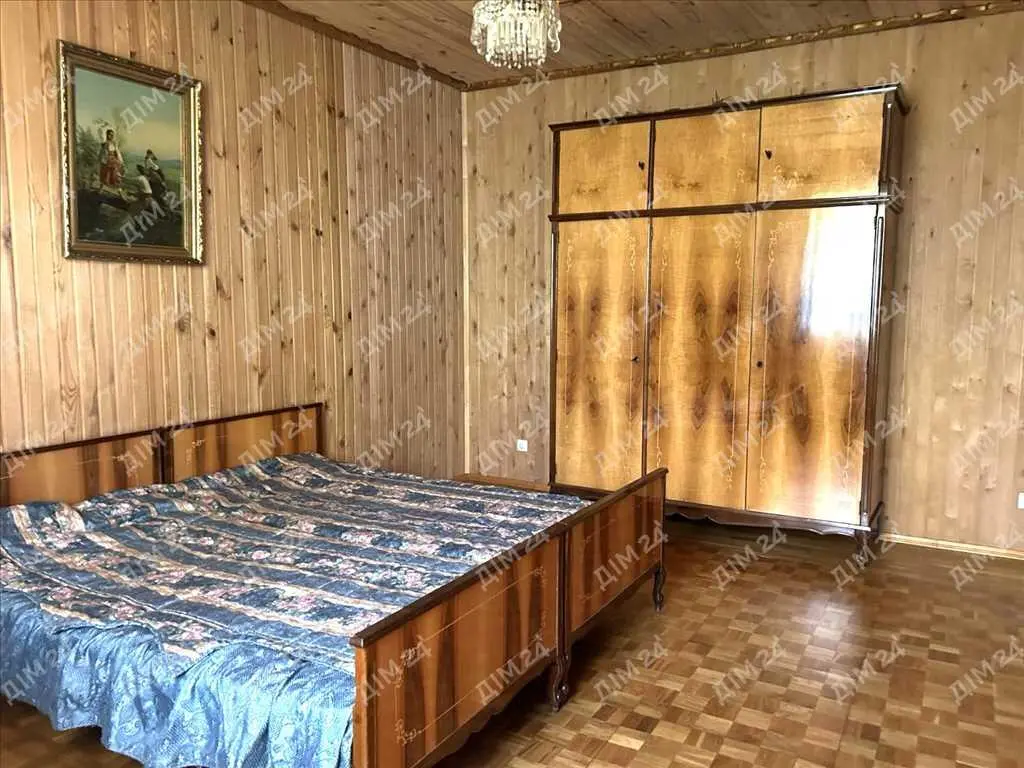  Три будинки на одній ділянці з виходом до річки!