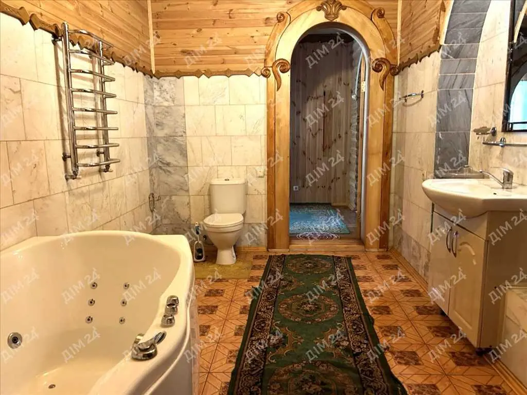  Три будинки на одній ділянці з виходом до річки!