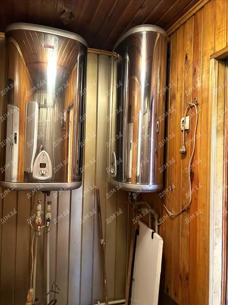  Три будинки на одній ділянці з виходом до річки!