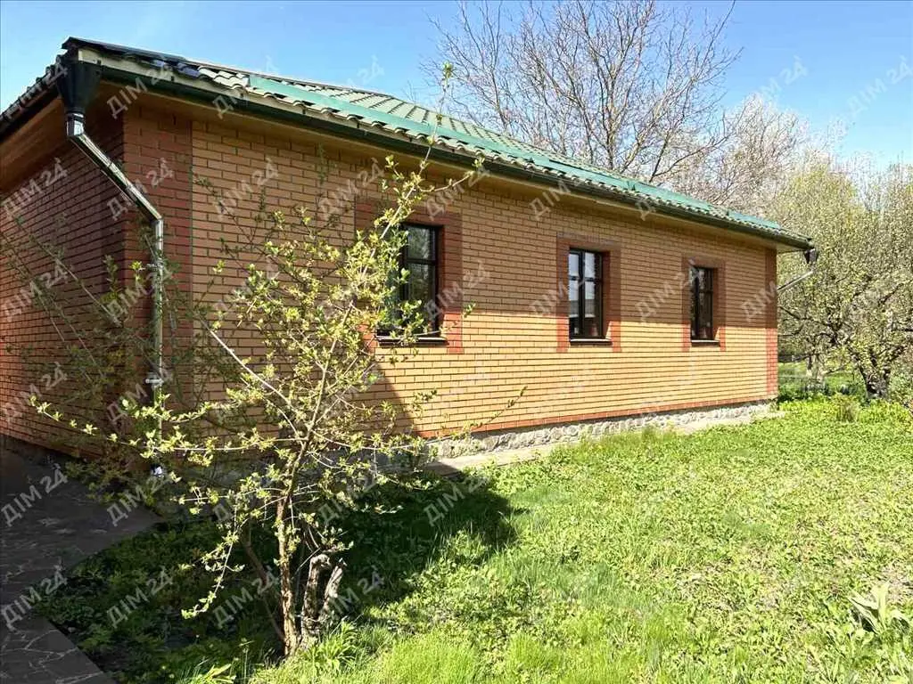  Три будинки на одній ділянці з виходом до річки!