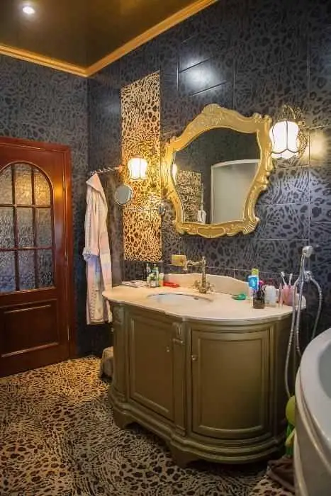 Унікальний будинок у Мильцях з доглянутою ділянкою 15 соток