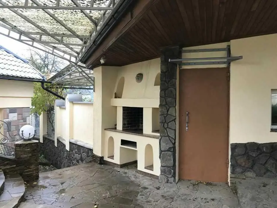 Неймовірний будинок неподалік ТЦ "Конкорд"