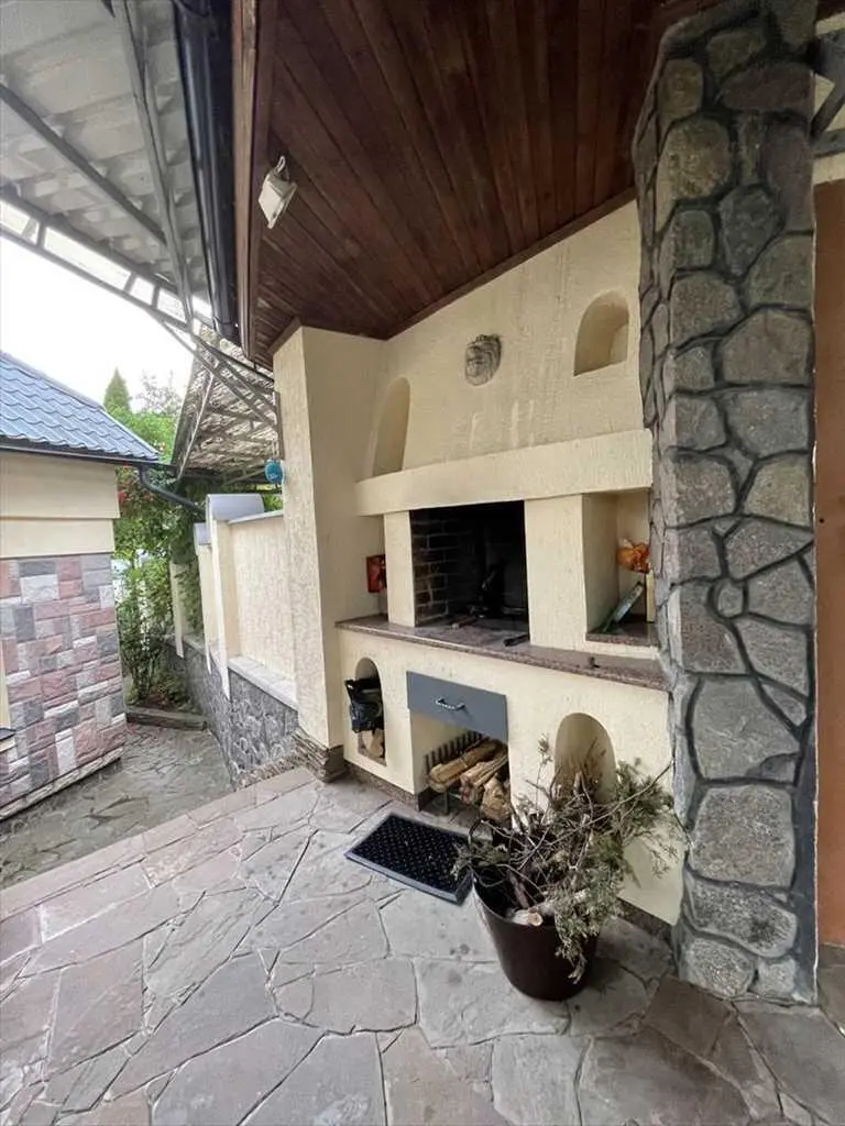 Неймовірний будинок неподалік ТЦ "Конкорд"