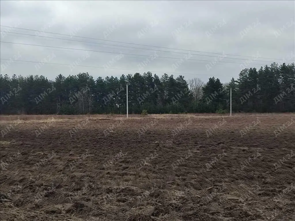 Продаж ділянки поруч з річкою 