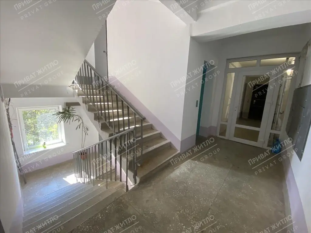 Вул. Небесної Сотні. Двокімнатна квартира, Поділ!  