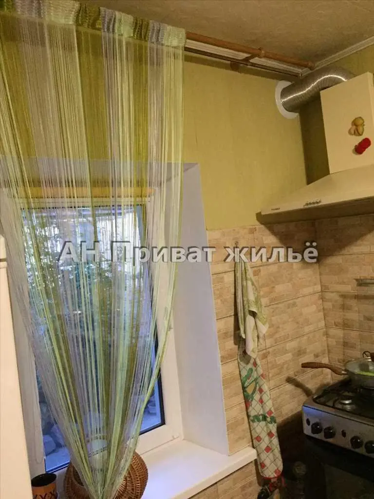 Частина будинку з окремим двором, Лісок