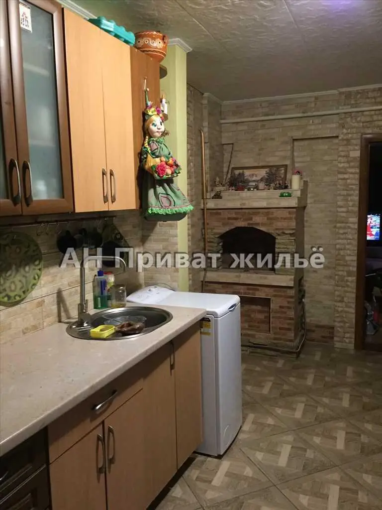 Частина будинку з окремим двором, Лісок