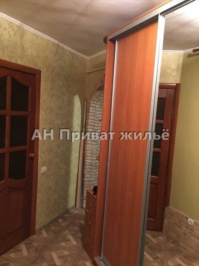 Частина будинку з окремим двором, Лісок