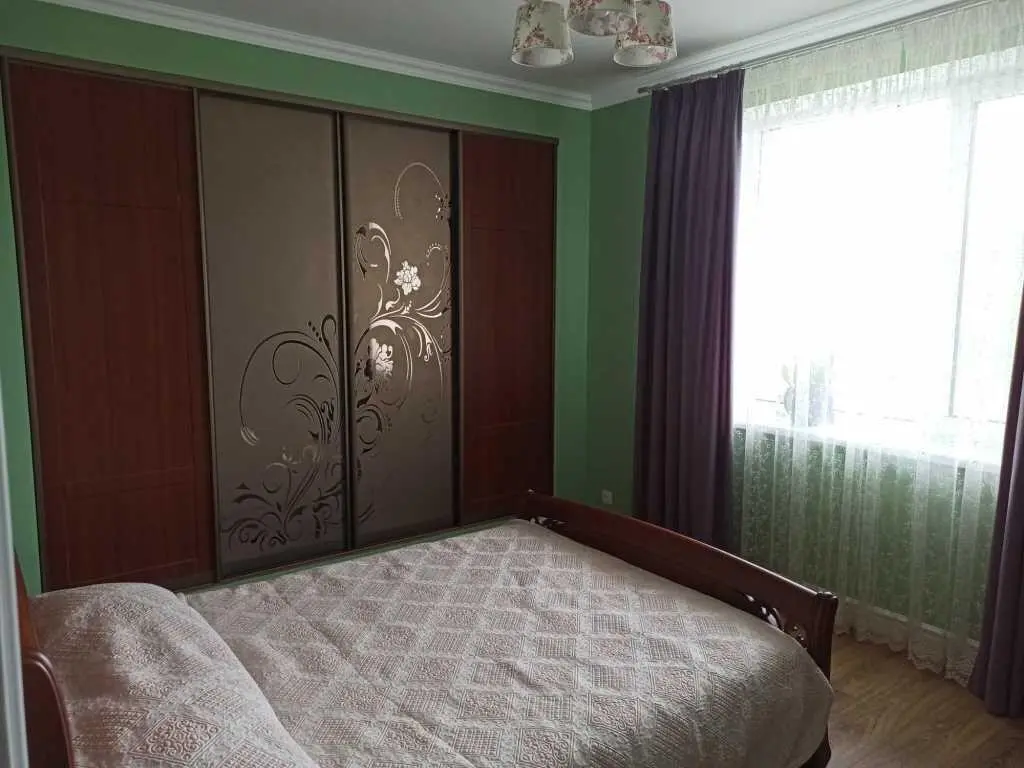 Чудовий будинок в Яківцях.