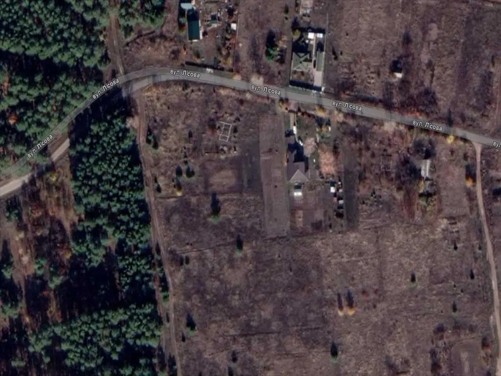 Земельна ділянка поряд з лісом! 