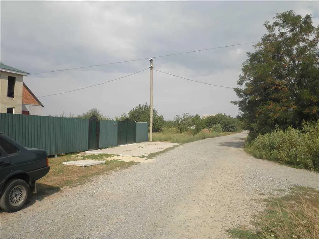 Земельна ділянка по центральній вулиці Гожулів