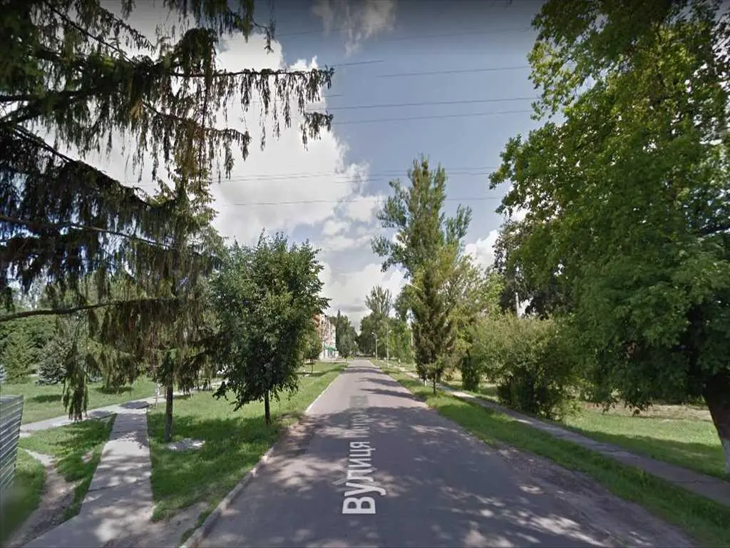  Продаж 3 кімнати з 4 -х кімнатноі квартири «сталінка»