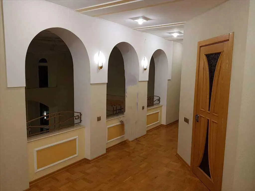 Верхоли. Заміський будинок в оточенні соснового лісу