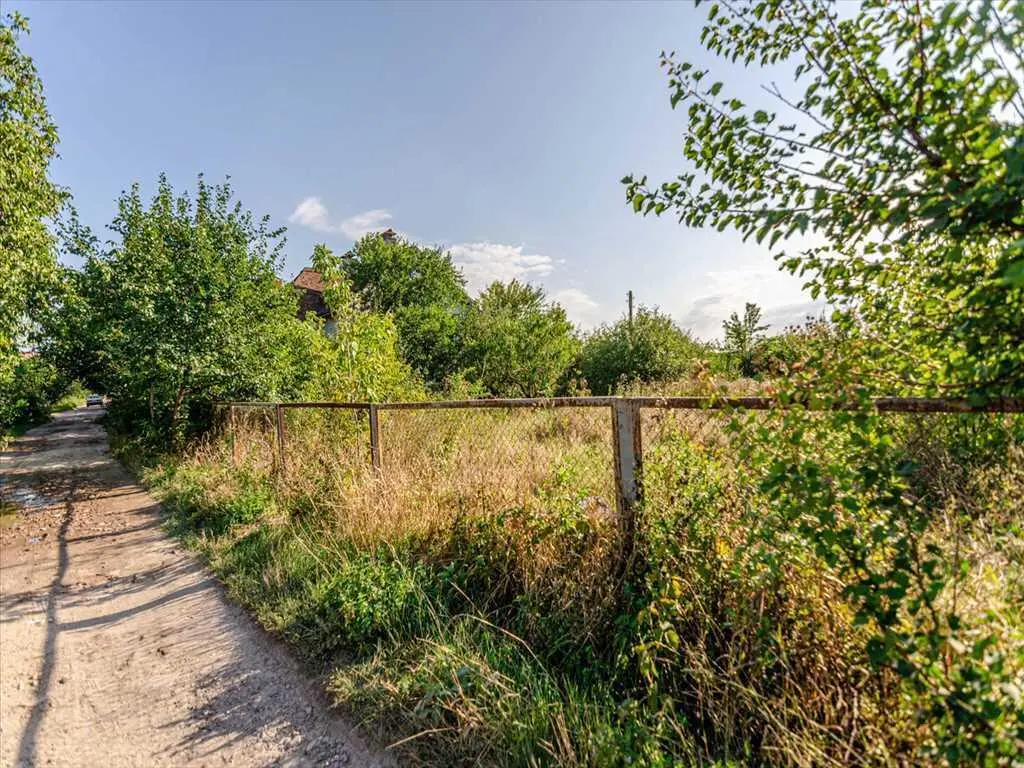 Чудова ділянка під бізнес