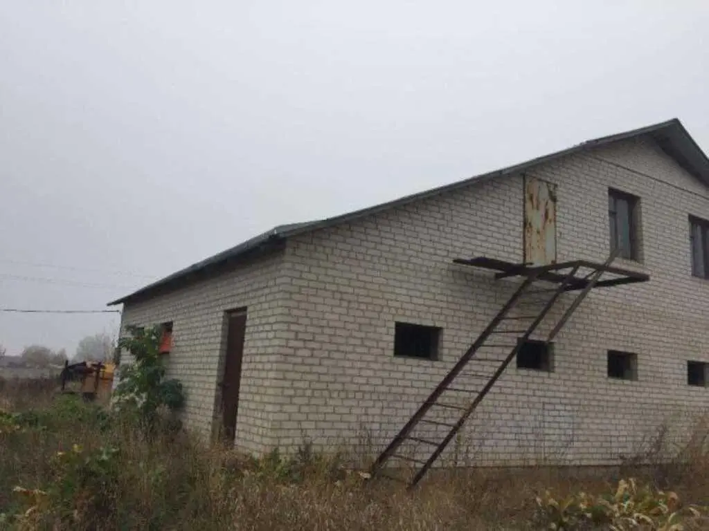 Ціну знижено! Будинок у передмісті.