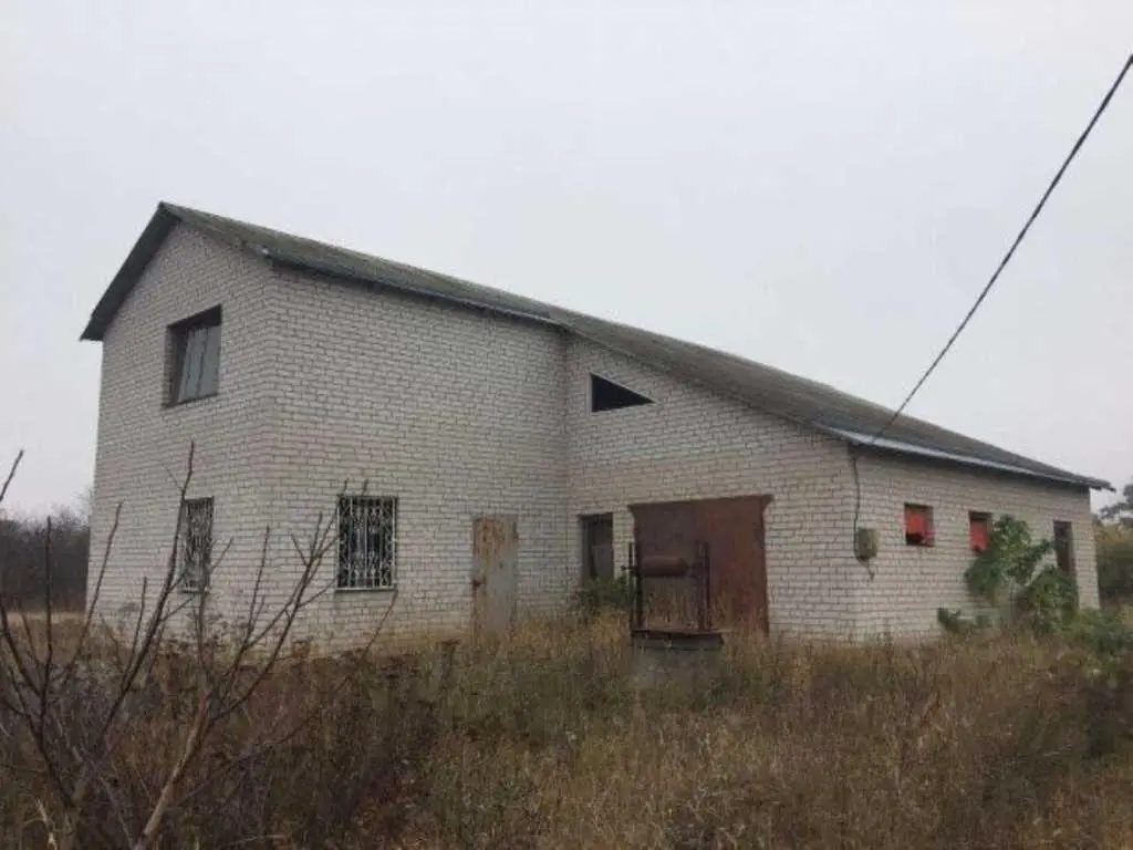 Ціну знижено! Будинок у передмісті.