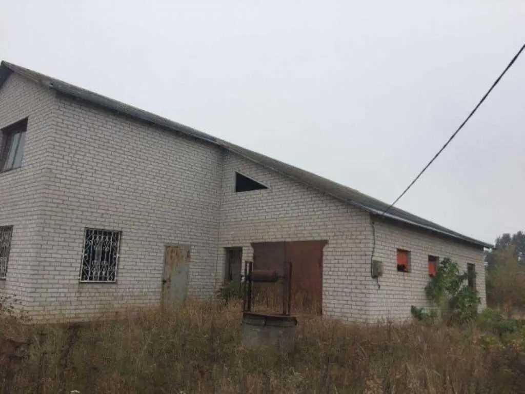 Ціну знижено! Будинок у передмісті.