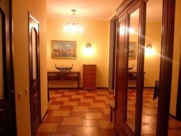 Розкішний будинок в Яру