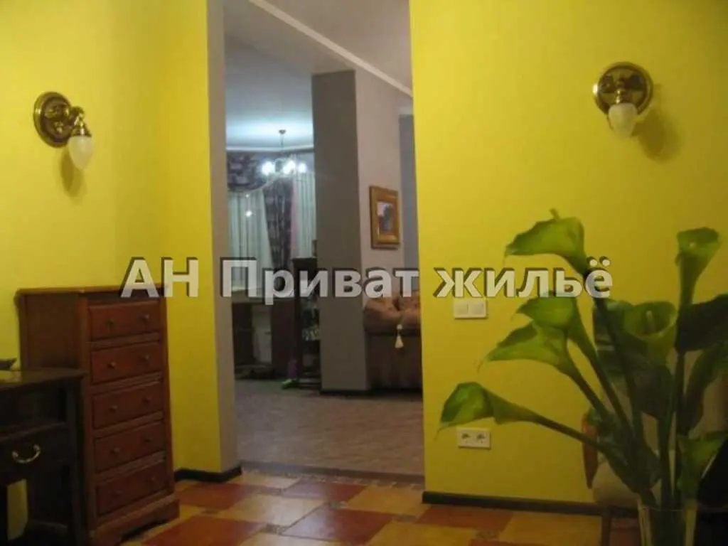 Розкішний будинок в Яру