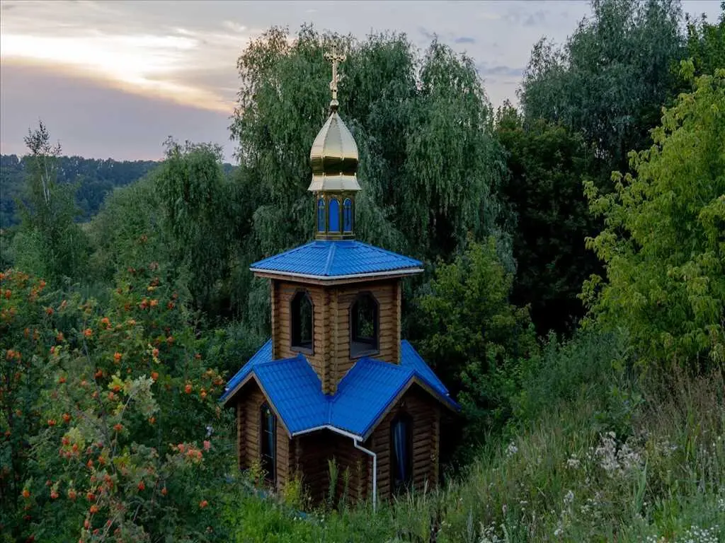 Пропонуємо до продажу велику земельну ділянку