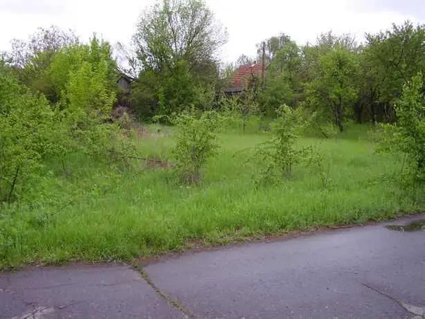 Будинок з ділянкою поряд з річкою!