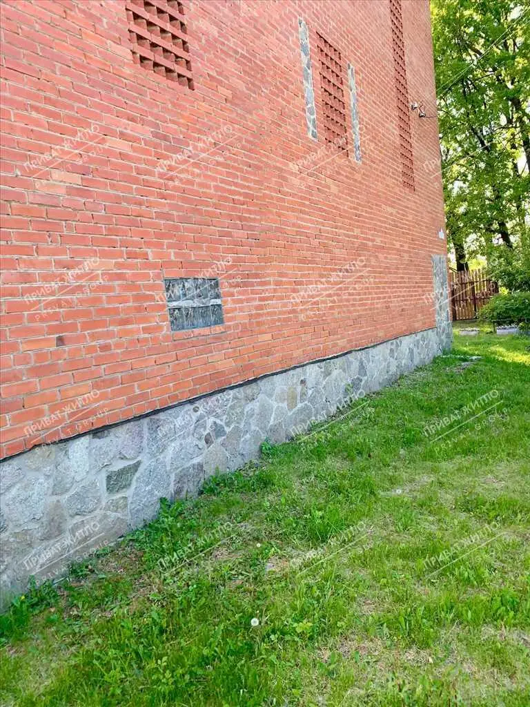 До вашої уваги дуже гарний будинок в Яру