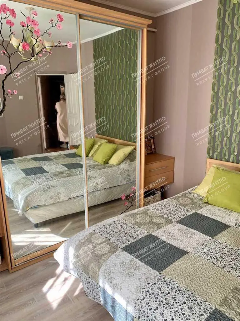 До вашої уваги дуже гарний будинок в Яру