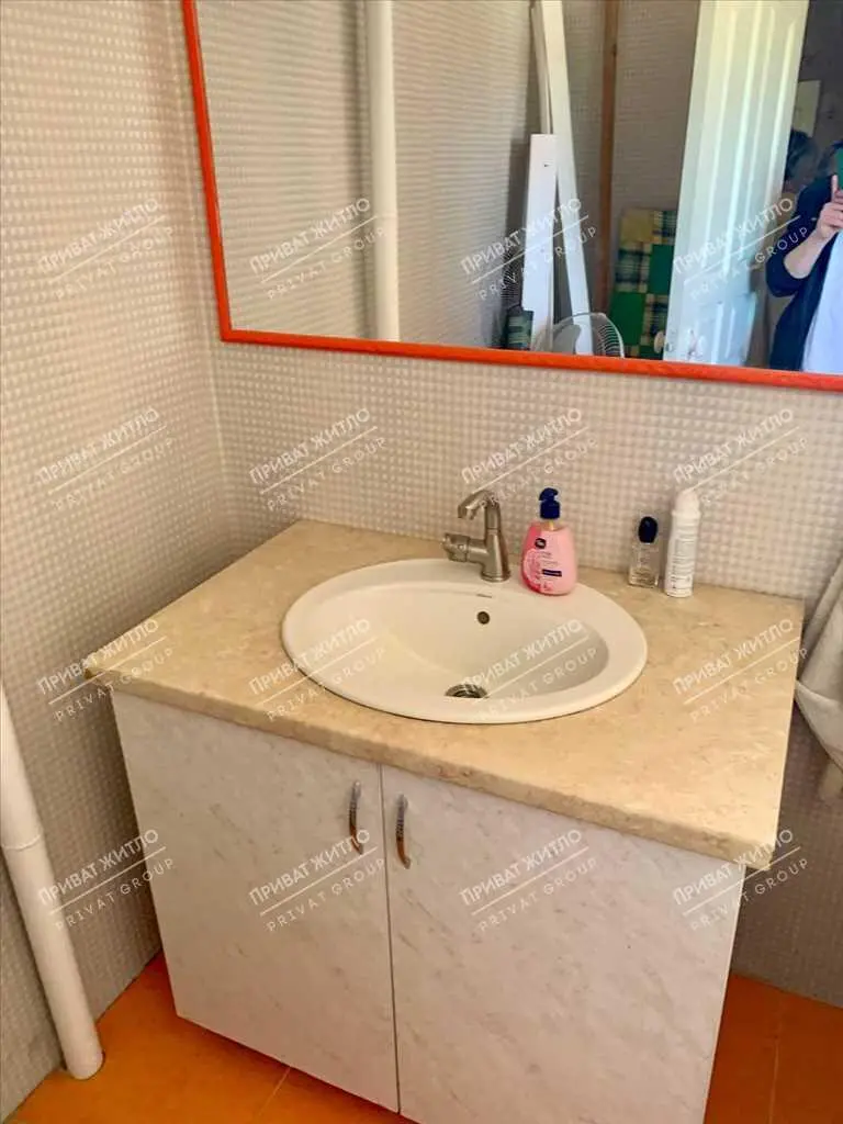 До вашої уваги дуже гарний будинок в Яру