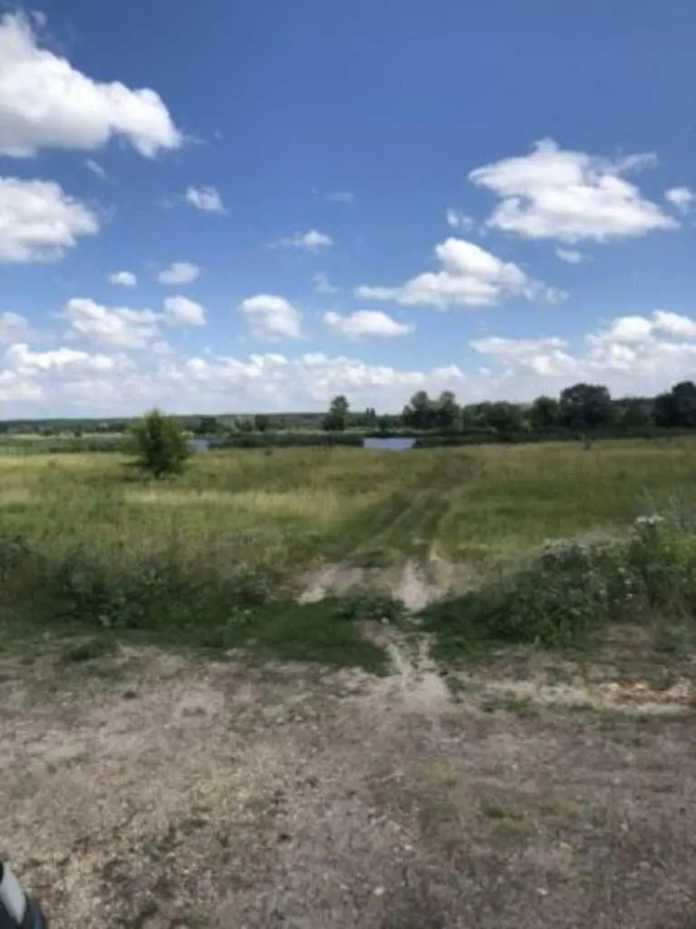 Земельна ділянка для індивідуального будівництва поряд з річкою Коломак