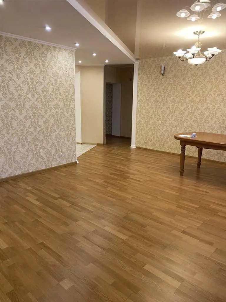 Трикімнатна квартира з автономним опаленням