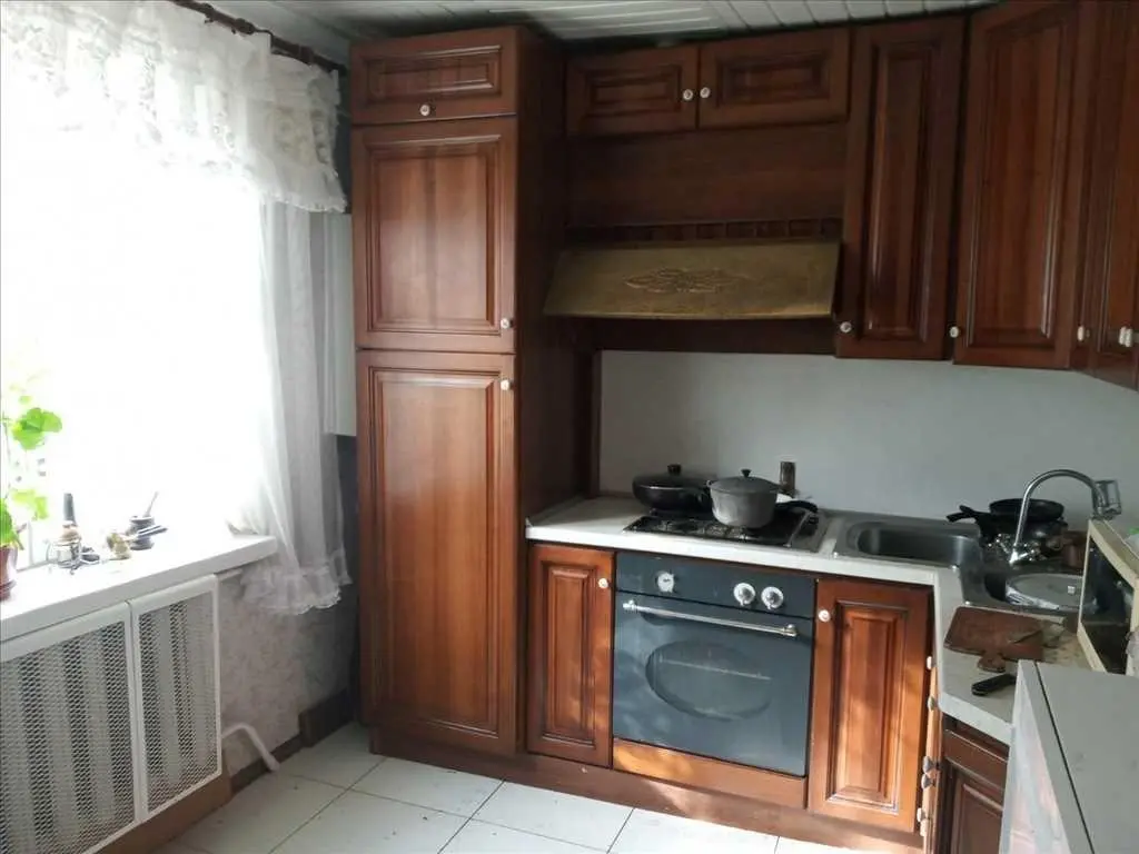 Рідкісний будинок у центрі з видом на Монастир – не пропустіть!