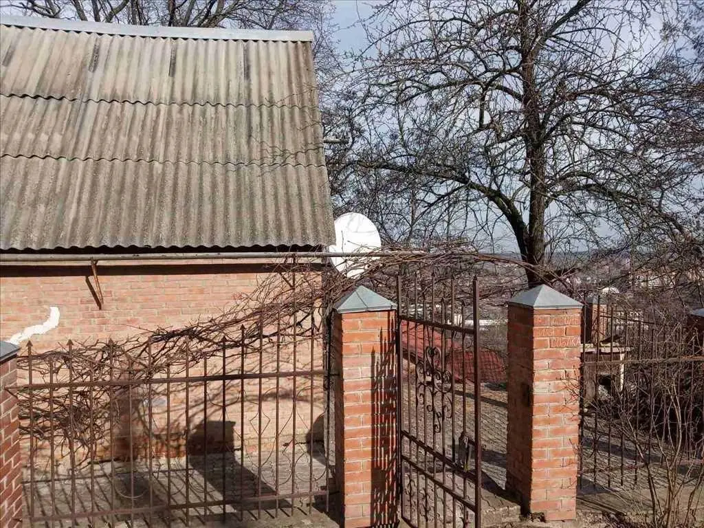 Рідкісний будинок у центрі з видом на Монастир – не пропустіть!