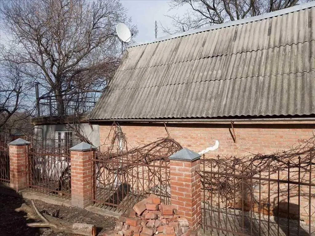 Рідкісний будинок у центрі з видом на Монастир – не пропустіть!