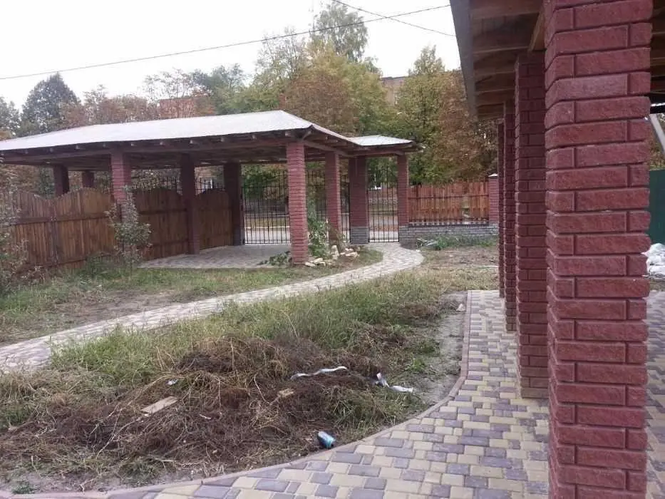 Великий будинок-дуплекс 2013 року побудови