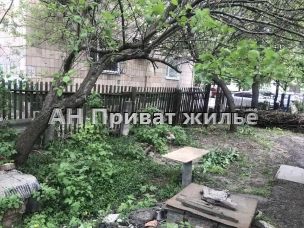 Невелика частина будинку в р-ні площі Зигіна!