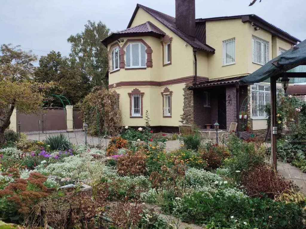 Розкішний особняк в історичному центрі міста Полтава!